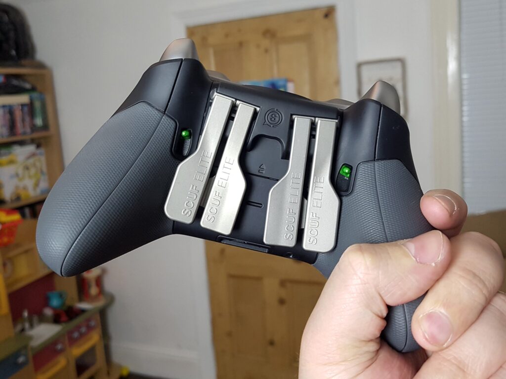 Mandos con palancas para Fortnite: Ventajas de los mandos Scuf y Elite